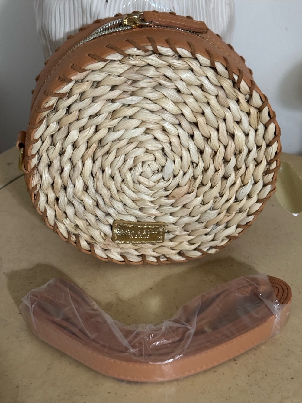 Bath & BodyWorks Tan Woven Accent Crossbody Bag -  NWT - Picture 2 of 6